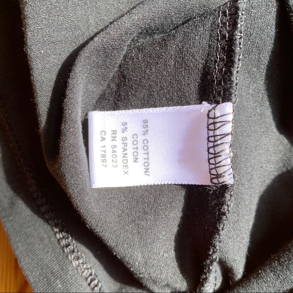 3/$20 Banana Republic Black Keyhole Neck T-shirt - Picture 4 of 5